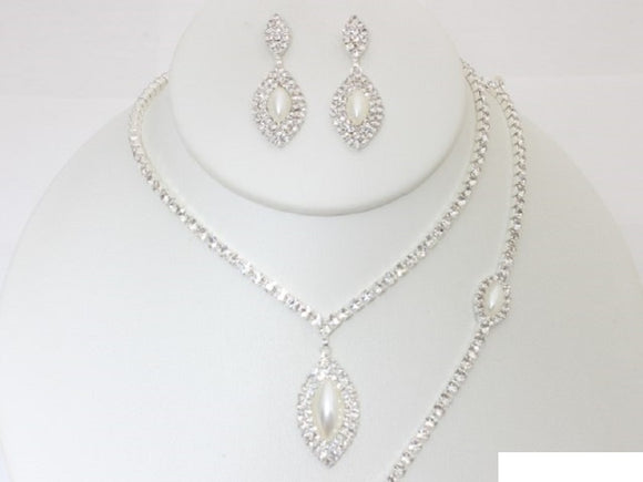 Silver PEARL Necklace Set Clear Stones ( 19390 SCL )