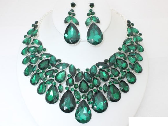 CLUSTER TEARDROP NECKLACE SET ( 20178 SEME )