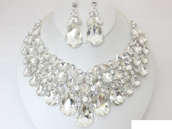 CLUSTER TEARDROP NECKLACE SET ( 20178 SCRY )