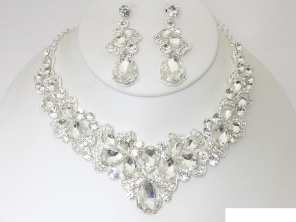 CLUSTER TEARDROP NECKLACE SET ( 20344 SCRY )