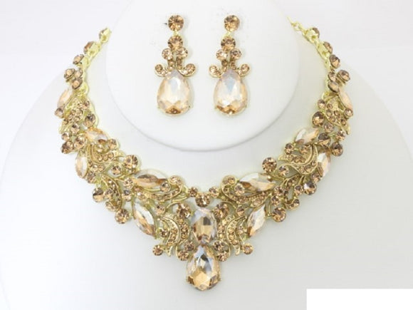 CLUSTER TEARDROP NECKLACE SET ( 20494 GSA )