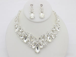 SILVER NECKLACE SET CLEAR TEARDROP STONES ( 20709 SCL )