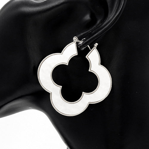 SILVER CREAM QUATREFOIL EARRINGS ( 3592 RDCRM )