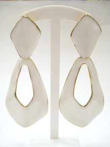 GOLD WHITE DANGLING CLIP ON EARRINGS ( 3673 WT )