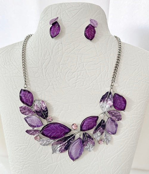 SILVER Purple Enamel Leaf Design Fashion Necklace with Matching Stud Earrings ( 3179 SPP )