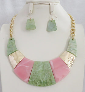 GOLD PINK GREEN ACRYLIC NECKLACE SET ( 3688 GPG )