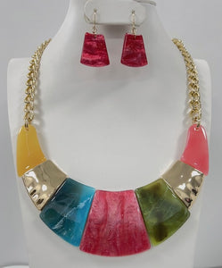 GOLD LIGHT MULTI COLOR ACRYLIC NECKLACE SET ( 3688 LMT )