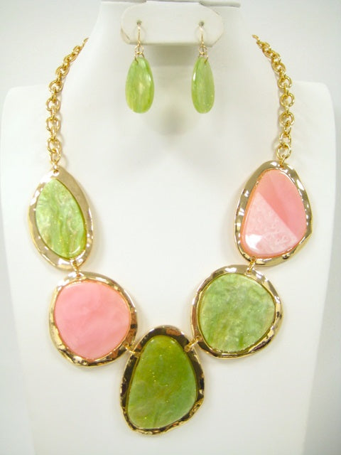 GOLD PINK GREEN STONE NECKLACE SET ( 5067 GPG )