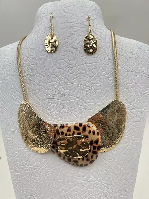 GOLD LEOPARD PRINT NECKLACE SET ( 5147 GLEO )