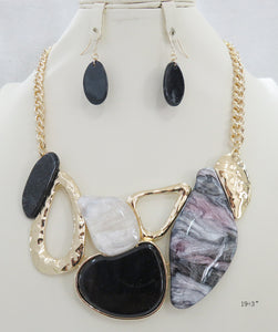 ACRYLIC NECKLACE SET ( 5155 BW )