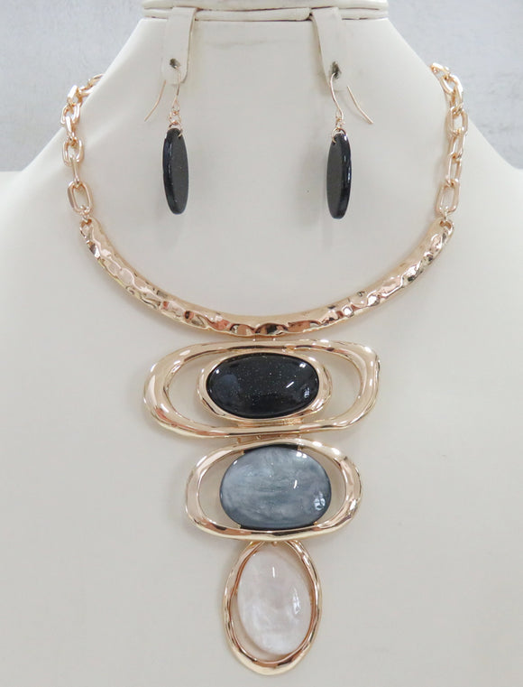 GOLD BLACK WHITE NECKLACE SET ( 5276 BW )