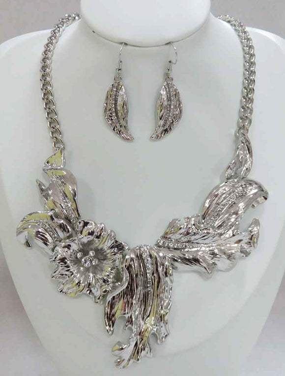SILVER NECKLACE SET LEAVES CLEAR STONES ( 4100 S )