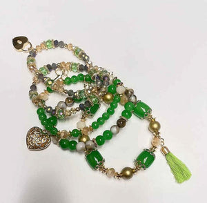 5 STRAND GOLD GREEN STRETCH CHARM BRACELETS ( 590 GR )