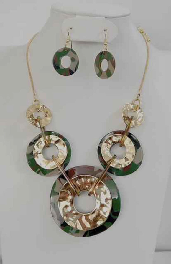 GOLD METAL ACRYLIC CAMOUFLAGE NECKLACE SET ( 3546 CMFG )