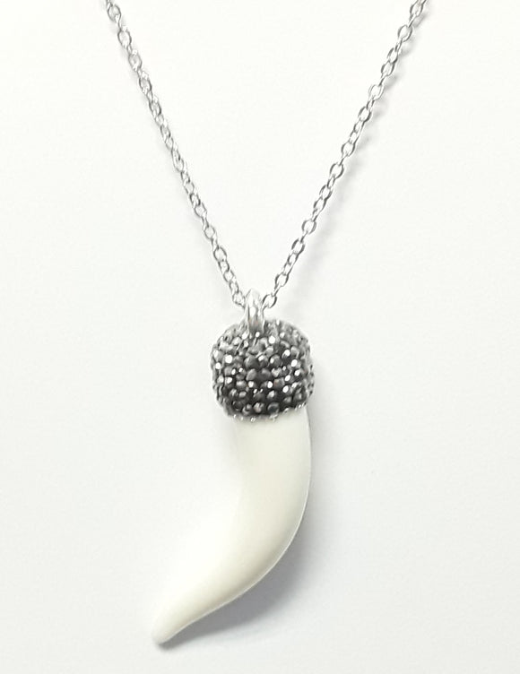 SILVER NECKLACE WITH TUSK PENDANT ( 127 )