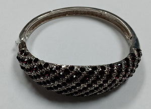 SILVER BANGLE PURPLE STONES