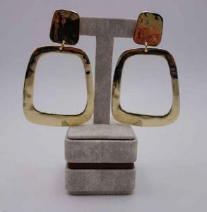 GOLD SQUARE HAMMERED CLIP ON EARRINGS ( 2956 G )