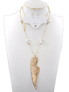 GOLD PENDANT NECKLACE WHITE STONES ( 2233296 GNK )