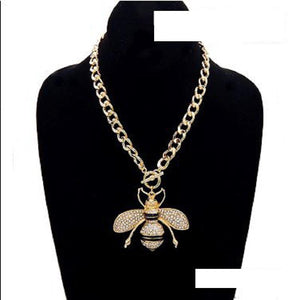 GOLD NECKLACE BEE PENDANT CLEAR STONES ( 3456 GDCLR ) - Ohmyjewelry.com