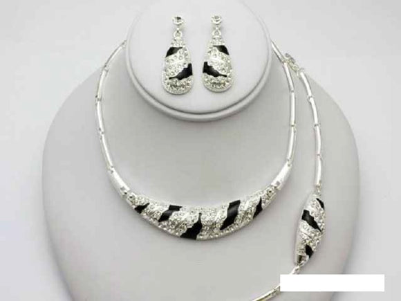 SILVER NECKLACE SET CLEAR STONES ( 11589 S )