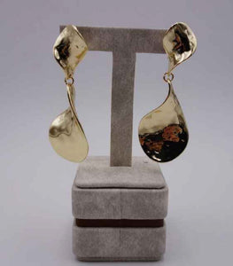 GOLD TWISTED HAMMERED CLIP ON EARRINGS ( 2944 G )