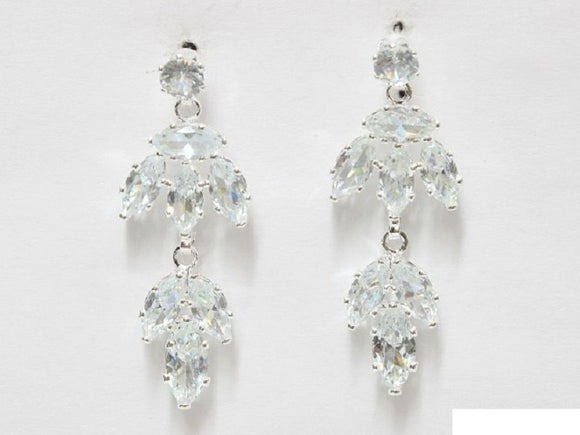 SILVER EARRINGS CLEAR STONES ( 6611 S )