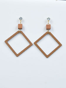 BROWN DIAMOND SHAPE EARRINGS