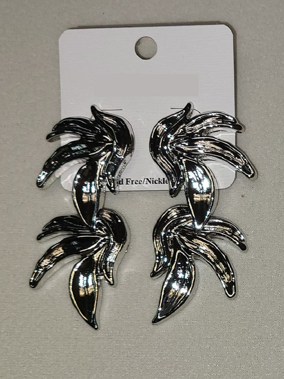 SILVER METAL EARRINGS ( 231426 S )