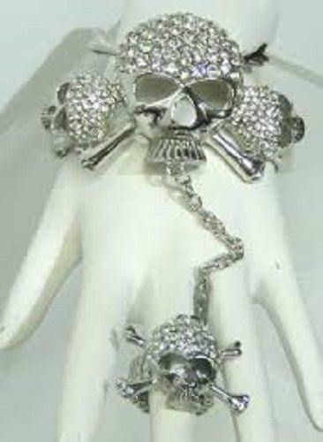 Silver Rhinestone 3 Skulls Attached to Skull Stretch Ring ( 5552 ) - Ohmyjewelry.com