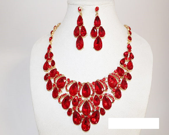 GOLD NECKLACE SET RED STONES