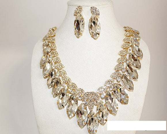 GOLD NECKLACE SET CLEAR STONES ( 1022 GCRY )
