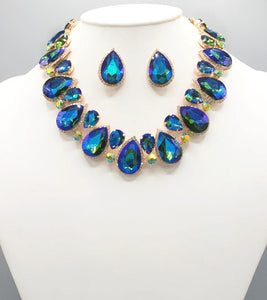 GREEN AB Teardrop Stones Surrounding Clear Stones Formal Necklace Set GOLD Accents ( 2045 ) - Ohmyjewelry.com