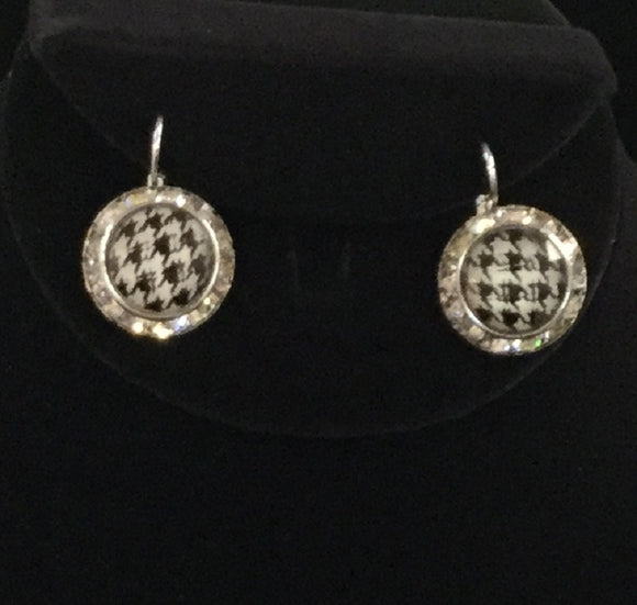 SILVER EARRINGS WITH HOUNDSTOOTH PATTERN CLEAR RHINESTONES ( 2240 )