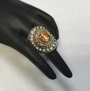 TWO TONED RING WITH TOPAZ RHINESTONE SIZE 7 ( 3198 ) - Ohmyjewelry.com