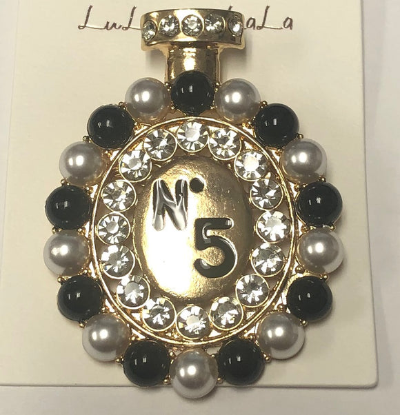 GOLD BROOCH CLEAR STONES BLACK WHITE PEARLS ( 1005 GDBK )