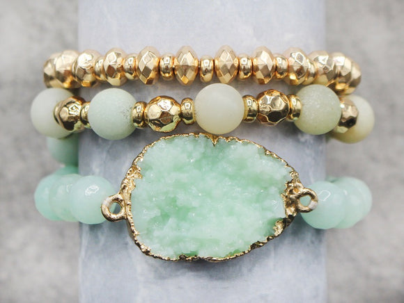 GOLD MINT COLOR STRETCH BRACELETS ( 0166 )