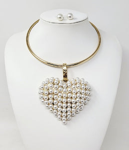 GOLD CHOKER NECKLACE SET HEART CREAM PEARLS ( 10206 GCR )