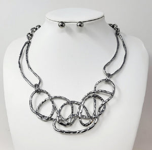 SILVER METAL NECKLACE SET ( 10444 R )