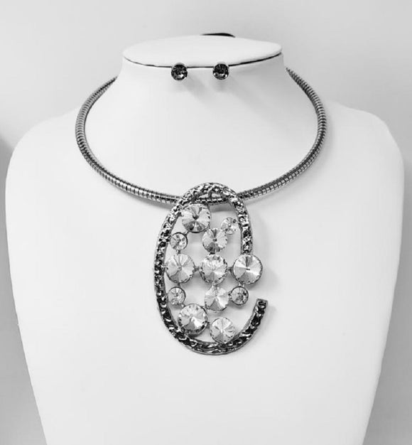 SILVER CHOKER NECKLACE SET CLEAR STONES ( 20026 RCL )