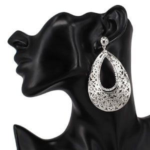 DANGLING SILVER TEARDROP EARRINGS CLEAR STONES