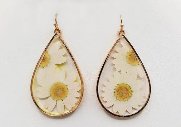 GOLD WHITE FLOWER ACRYLIC EARRINGS ( 1252 GDWHT ) - Ohmyjewelry.com