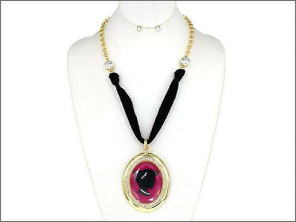 Black Velvet and Gold Chain Necklace with Oval Fuchsia Pink and Black Cameo Pendant ( 0453 )