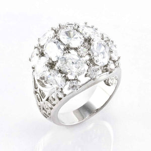 SILVER RING CLEAR CZ CUBIC ZIRCONIA STONES SIZE 8 ( 2495 SIZE 8 )
