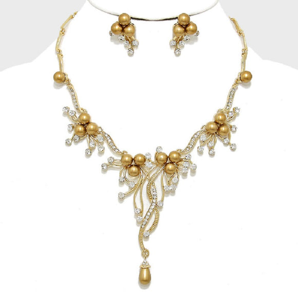 GOLD NECKLACE WITH RHINESTONES AND PEARLS AND MATCHING EARRINGS ( 9041 )