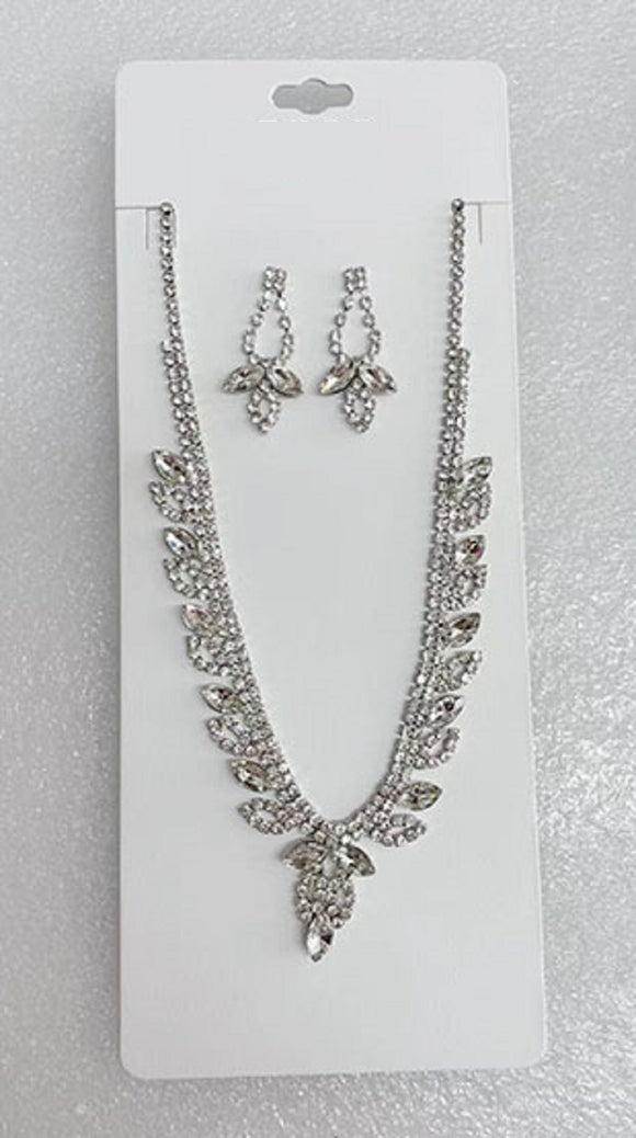 SILVER NECKLACE SET CLEAR STONES ( 2023 RCRY )
