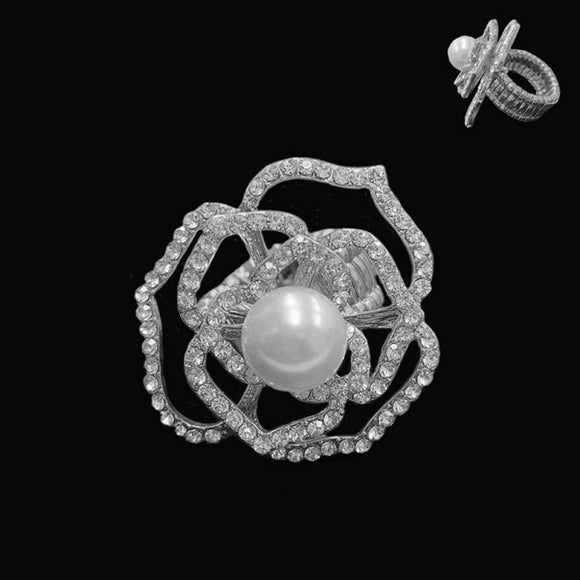 SILVER FLOWER STRETCH RING CLEAR STONES WHITE PEARL( RQ 136 )