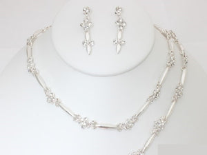 SILVER NECKLACE SET CLEAR STONES ( 19700 S )
