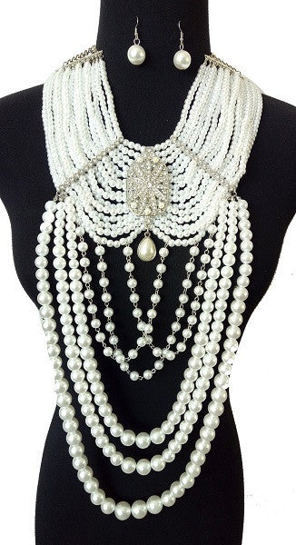 Dramatic White Pearl Necklace with Large Pendant and Dangling Earrings ( 0056 )