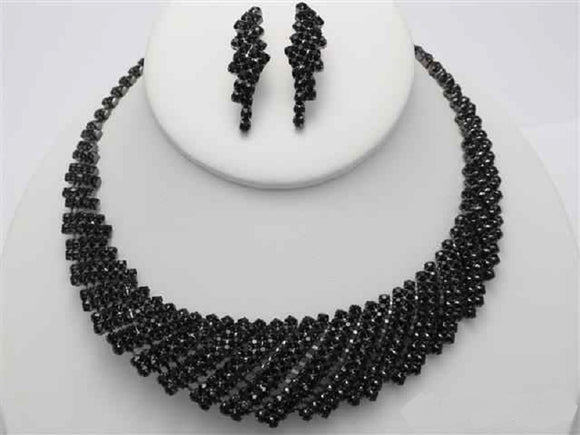 Black Crystal U Dip Necklace Set ( 11211 BKBK )