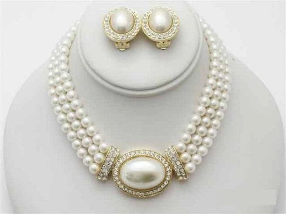 3 Line Cream Pearl Necklace Set with Oval Pendant and CLIP ON Earrings ( 13736 ) - Ohmyjewelry.com